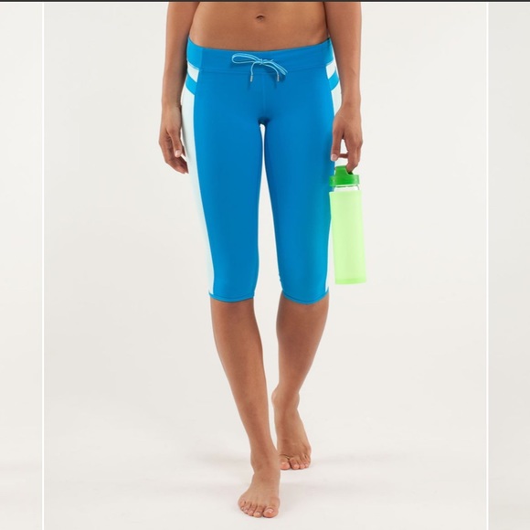 Lululemon “heat it up” crop in pink, size 10 - Picture 3 of 11